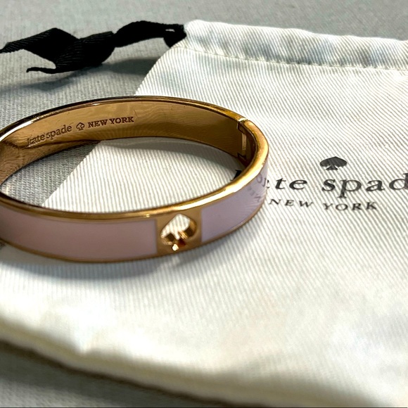 ☆kate spade☆ HOLE PUNCH SPADE BANGLE 大人かわいい バングル m_62e57847678c3a12ca4f686e.jpg